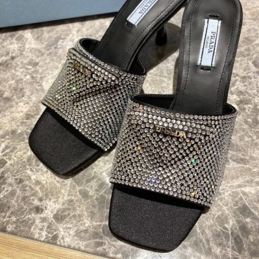 Satin Slides Schwarz mit Kristallen 7,5 cm – Bild 2