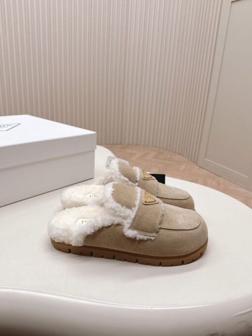 Suede and Shearling Ecru Slippers – Bild 3