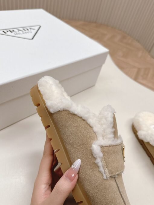 Suede and Shearling Ecru Slippers – Bild 4