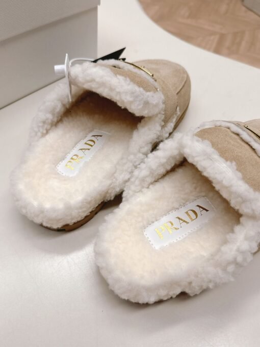 Suede and Shearling Ecru Slippers – Bild 5